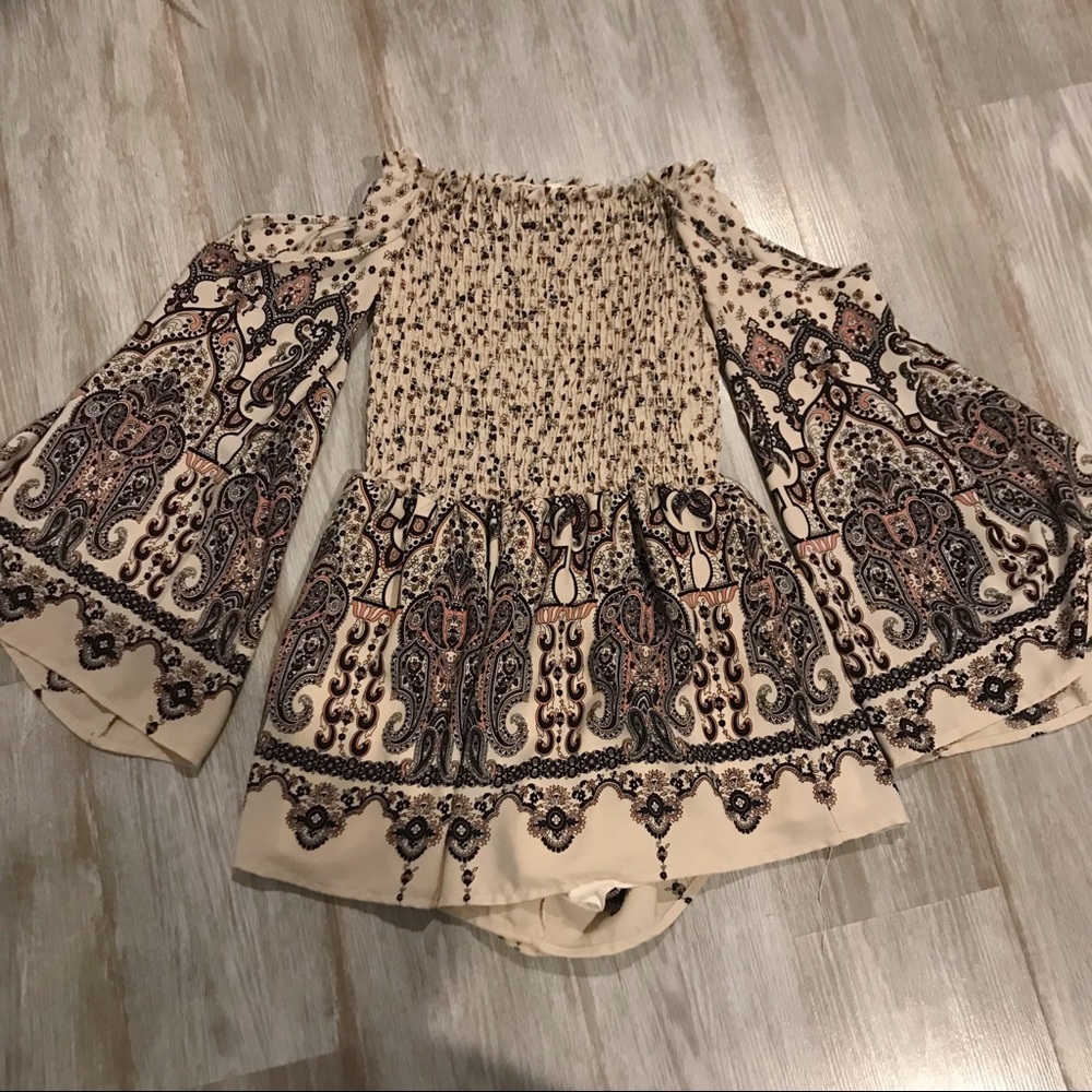 Print Off The Shoulder Romper - Picture 2 of 3